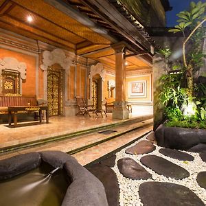Family Room Garden View